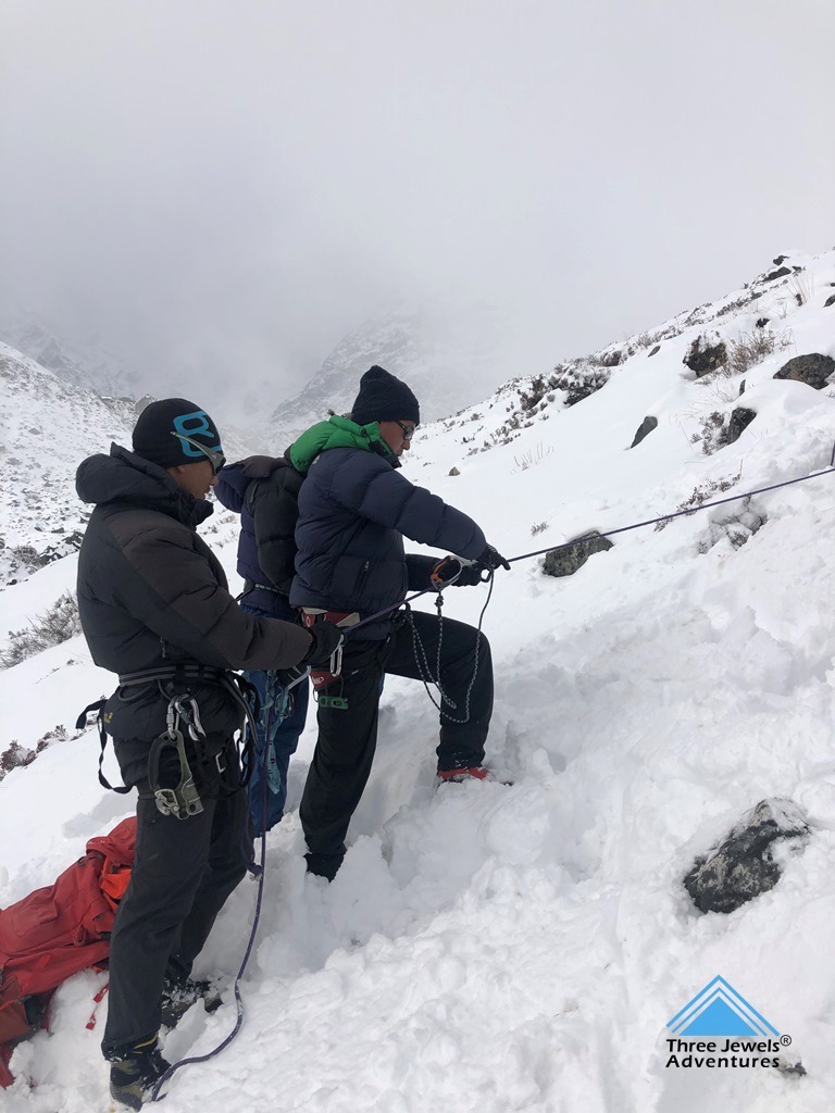 larkya-peak-climbing