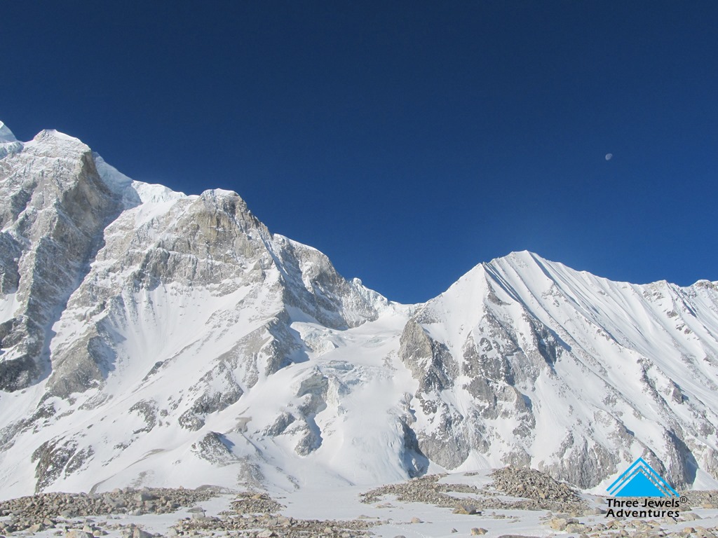 larkya-peak-climbing